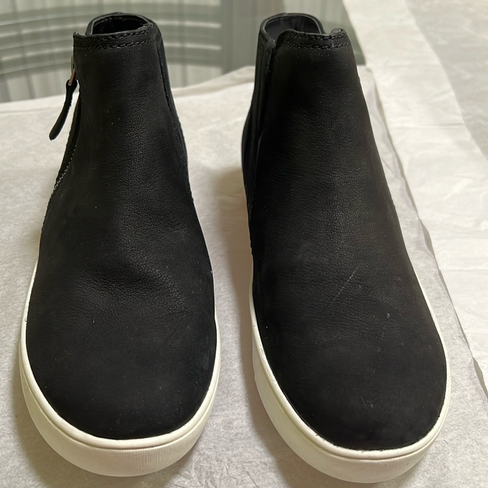 NATURALIZER
Miranda Booties Size 7.5